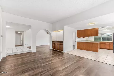 Living - 244 Deerwalk, Thousand Oaks, CA 91320 photo 6 of 14