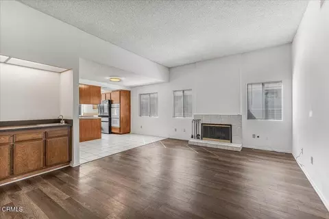 Living - 244 Deerwalk, Thousand Oaks, CA 91320 photo 4 of 14