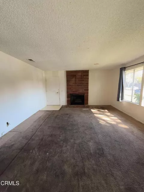 Living - 3665 Ketch Ave, Oxnard, CA 93035 photo 1 of 2