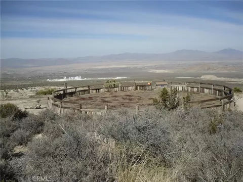 33164 Rose Amber Rd, Lucerne Valley, CA 92356