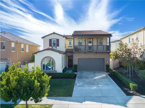 696 Lemon Swirl Dr, Azusa, CA 91702