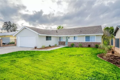 641 S Taylor St, Hemet, CA 92543