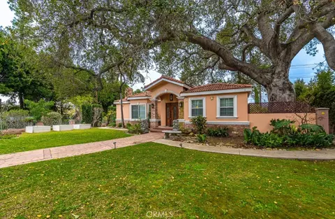 28 W Foothill Blvd, Arcadia, CA 91006