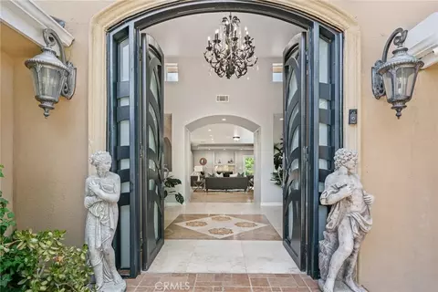 24030 Philiprimm St, Woodland Hills, CA 91367