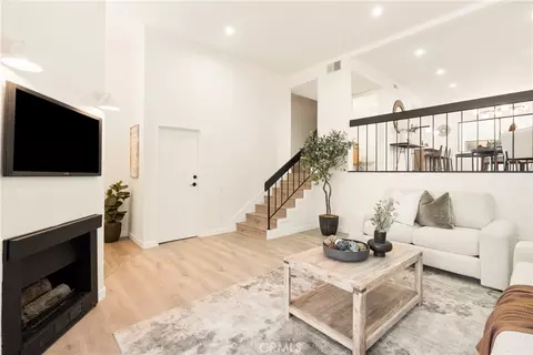 6225 Shoup Ave #106, Woodland Hills, CA 91367