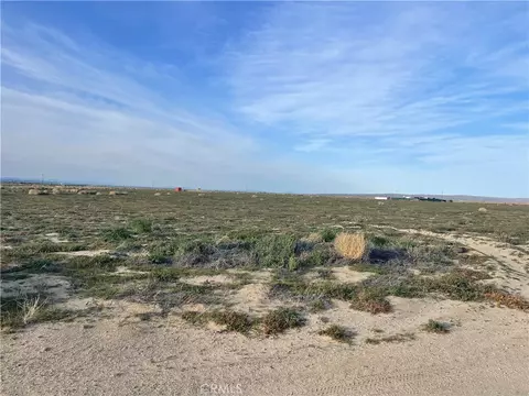 102 E Avenue M, Palmdale, CA 93591 photo 5