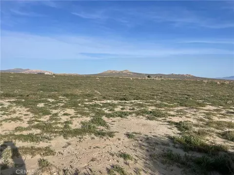 102 E Avenue M, Palmdale, CA 93591 photo 2