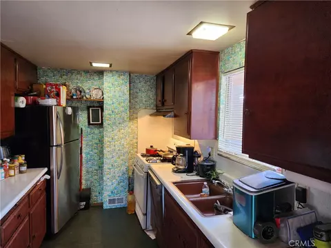 Kitchen - 5464 Lone Pine Canyon Rd, Wrightwood, CA 92397 photo 2 of 4