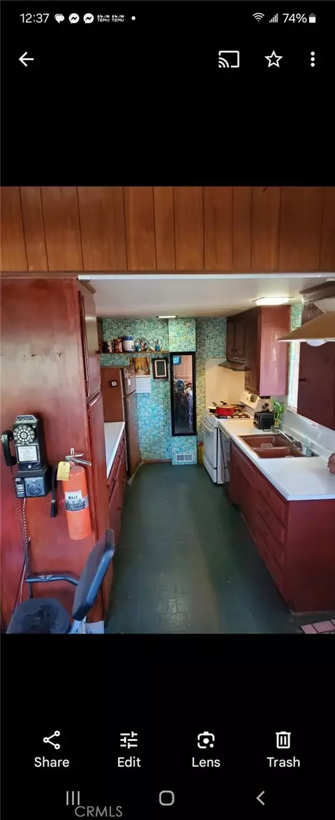 Kitchen - 5464 Lone Pine Canyon Rd, Wrightwood, CA 92397 photo 3 of 4