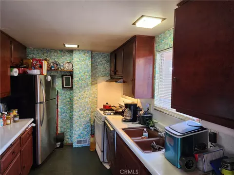 Kitchen - 5464 Lone Pine Canyon Rd, Wrightwood, CA 92397 photo 2 of 4