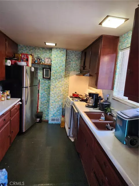 Kitchen - 5464 Lone Pine Canyon Rd, Wrightwood, CA 92397 photo 1 of 4
