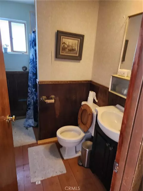 Bath - 5464 Lone Pine Canyon Rd, Wrightwood, CA 92397 photo 1 of 1