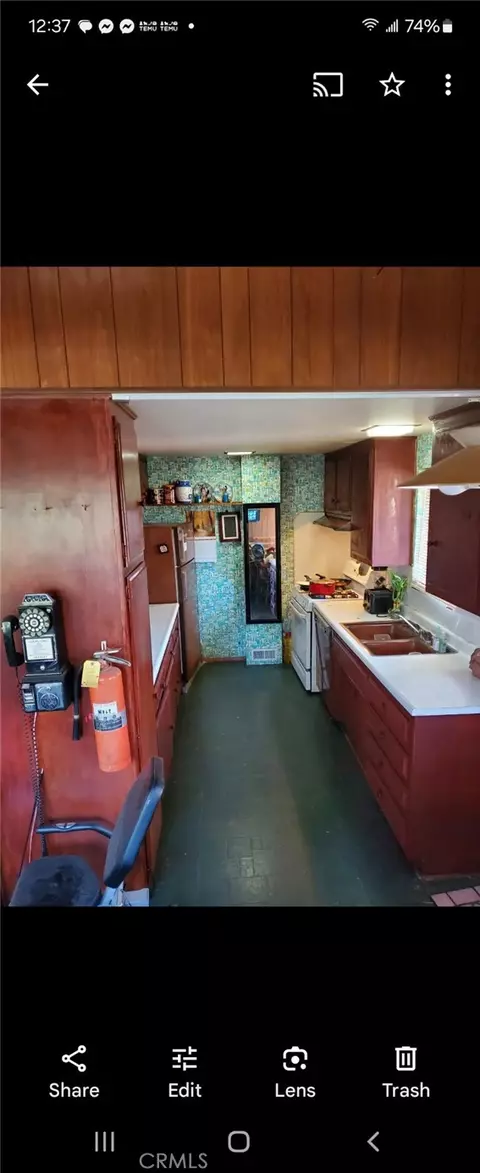 Kitchen - 5464 Lone Pine Canyon Rd, Wrightwood, CA 92397 photo 3 of 4