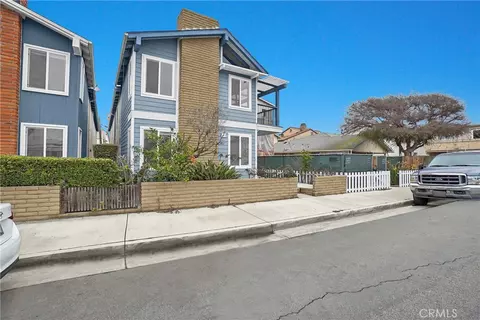 810 W Balboa Blvd, Newport Beach, CA 92661