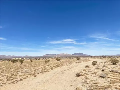 4521515 Harrod Rd, Lucerne Valley, CA 92356 photo 2