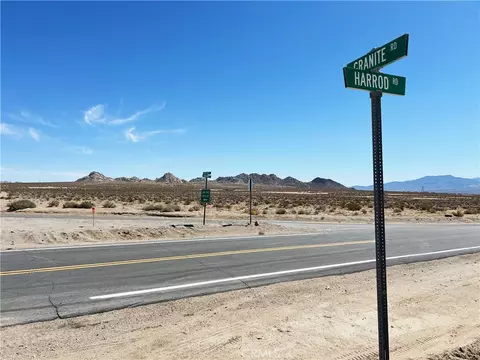 4521515 Harrod Rd, Lucerne Valley, CA 92356