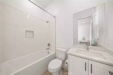 Bath - 236 Lily Loop, Irvine, CA 92618 photo 3 of 3