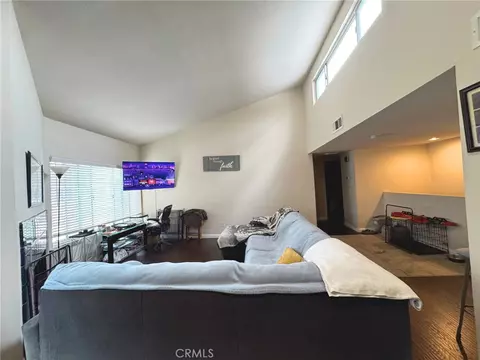 9382 Shadowood Dr, Montclair, CA 91763