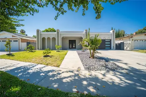 22046 Kinzie St, Chatsworth, CA 91311