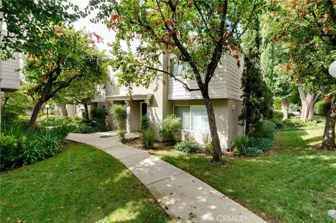 10224 Zelzah Ave #4, Northridge, CA 91325