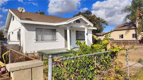 565 W 9th St, Pomona, CA 91766