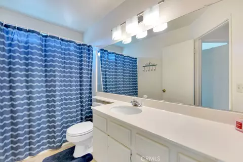 Bath - 43927 Fallon Dr, Lancaster, CA 93535 photo 4 of 4