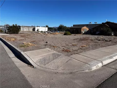 521 Quivera, Needles, CA 92363 photo 3