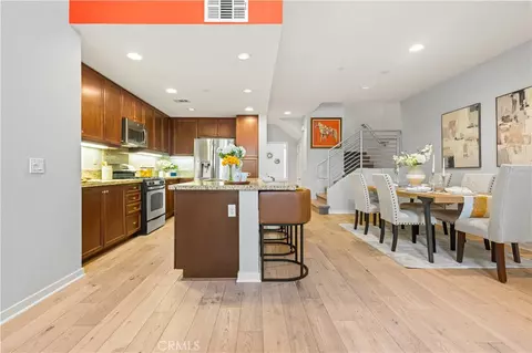 Dining - 543 Rockefeller, Irvine, CA 92612 photo 1 of 4