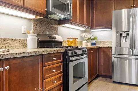 Kitchen - 543 Rockefeller, Irvine, CA 92612 photo 2 of 2