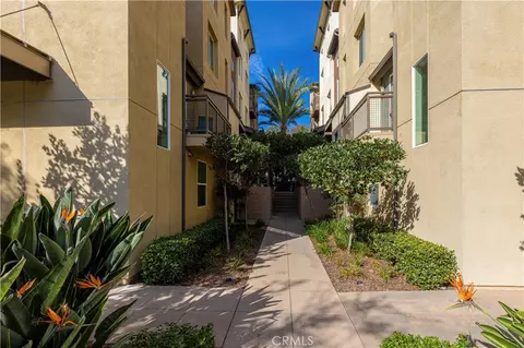 Exterior - 543 Rockefeller, Irvine, CA 92612 photo 3 of 6