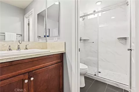Bath - 543 Rockefeller, Irvine, CA 92612 photo 2 of 2