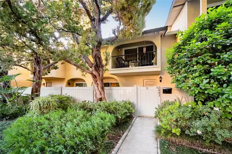 2441 Loma Vis, Pasadena, CA 91104