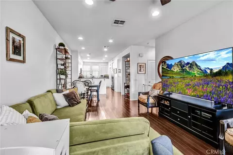Other - 827 E Promenade #E, Azusa, CA 91702 photo 3 of 7