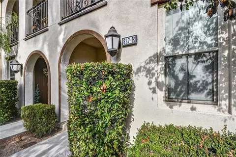 Exterior - 827 E Promenade #E, Azusa, CA 91702 photo 3 of 9