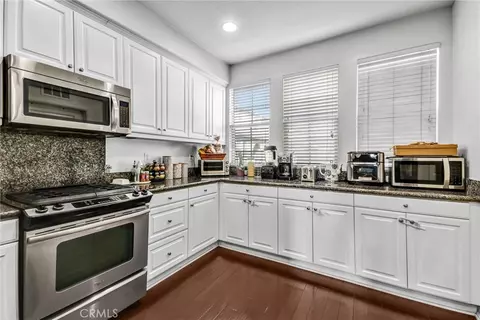 Kitchen - 827 E Promenade #E, Azusa, CA 91702 photo 1 of 3