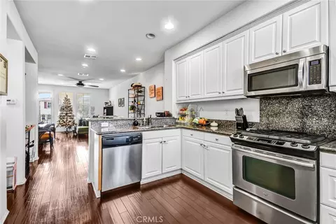 Kitchen - 827 E Promenade #E, Azusa, CA 91702 photo 3 of 3