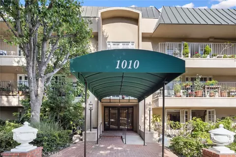 1010 Palm Ave #207, West Hollywood, CA 90069