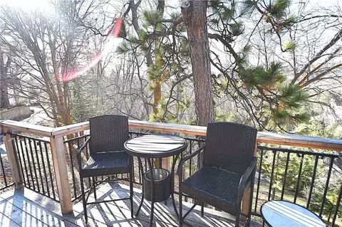 Exterior - 27809 N Bay Rd, Lake Arrowhead, CA 92352 photo 2 of 5