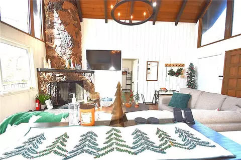 Living - 27809 N Bay Rd, Lake Arrowhead, CA 92352 photo 7 of 7
