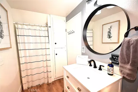 Bath - 27809 N Bay Rd, Lake Arrowhead, CA 92352 photo 4 of 4