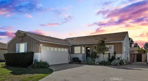 8131 Garden Grv, Reseda, CA 91335