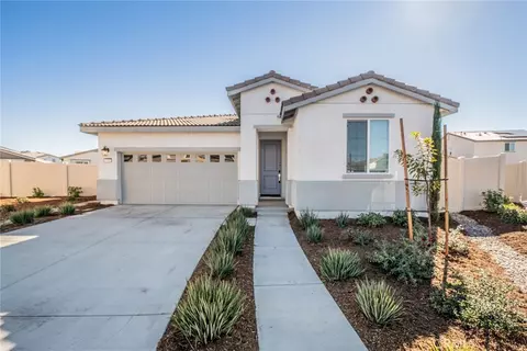 1781 Iris Cir, San Jacinto, CA 92583