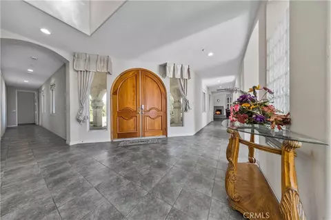 Entry Way - 2540 Monroe St, Riverside, CA 92504 photo 4 of 10