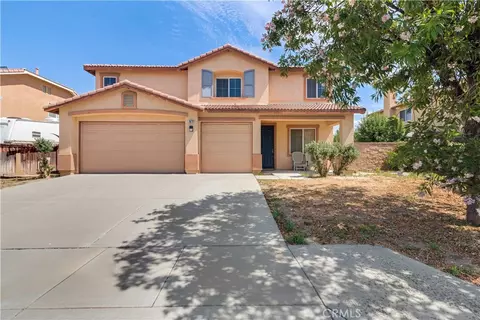 1673 Park Meadows Dr, San Jacinto, CA 92582