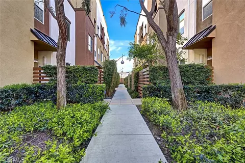 1568 W Artesia Sq #E, Gardena, CA 90248