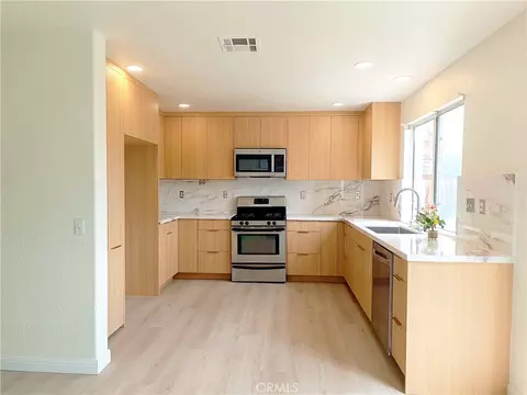 Kitchen - 32163 Cala Torrente, Temecula, CA 92592 photo 1 of 1