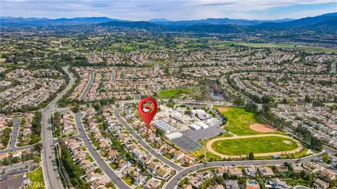 View/Area - 32163 Cala Torrente, Temecula, CA 92592 photo 8 of 14