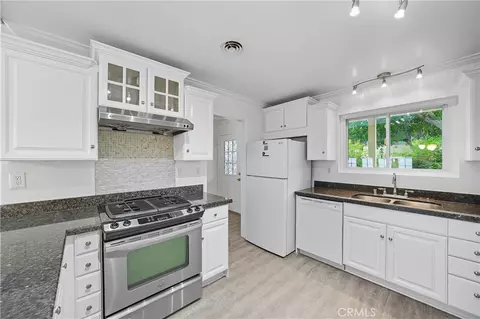 Kitchen - 644 E Lee Pl, Azusa, CA 91702 photo 2 of 2