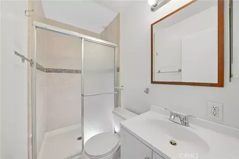 Bath - 644 E Lee Pl, Azusa, CA 91702 photo 2 of 3