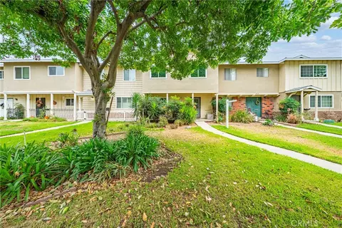 Exterior - 644 E Lee Pl, Azusa, CA 91702 photo 6 of 12